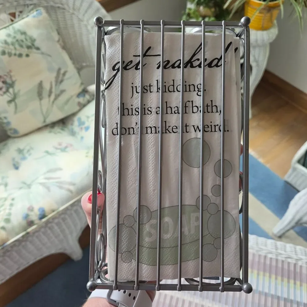 Unbranded silver metal